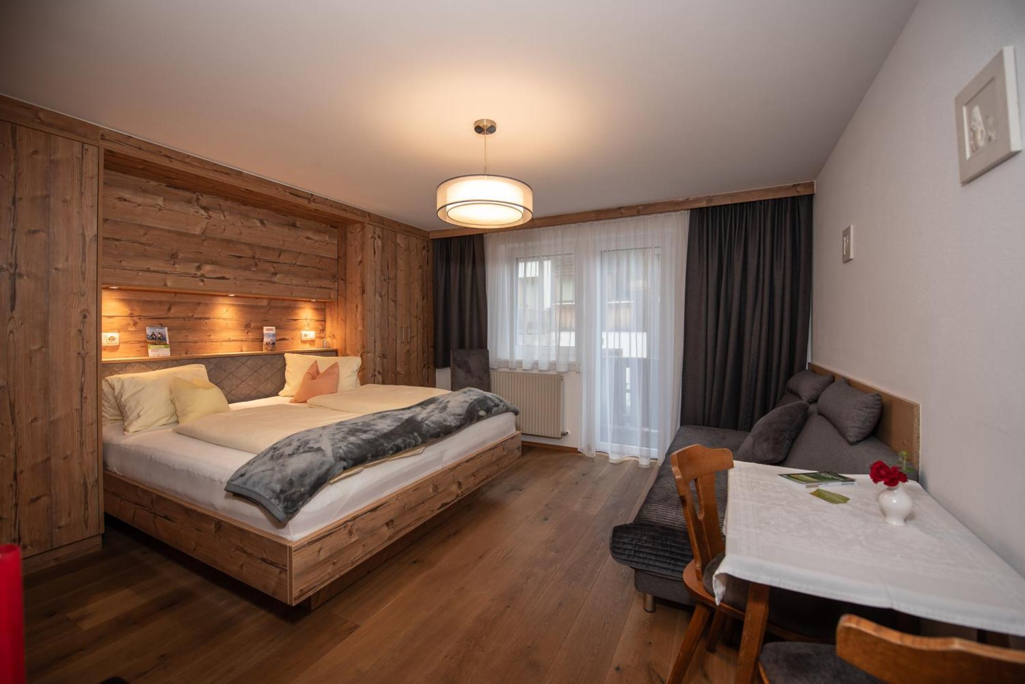Haus Scharler, Talstation Otel Neukirchen am Großvenediger Dış mekan fotoğraf
