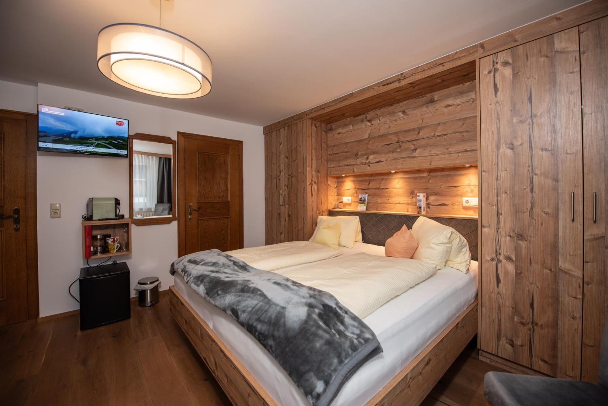 Haus Scharler, Talstation Otel Neukirchen am Großvenediger Dış mekan fotoğraf